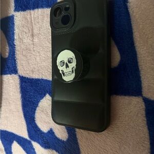 Black Skull Pop Grip Case iphone 14 plus